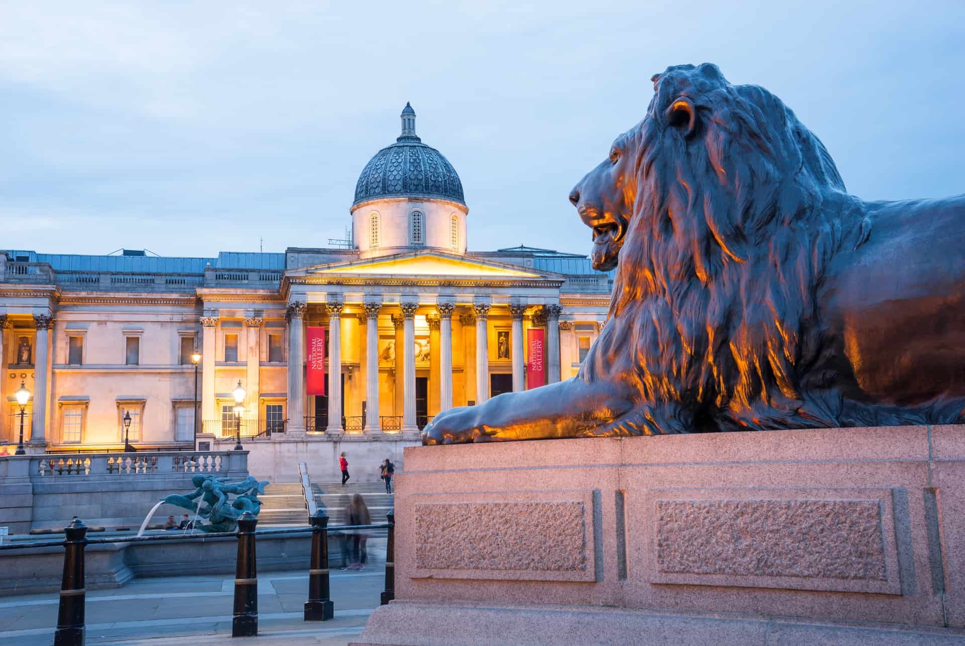 trafalgar square lion