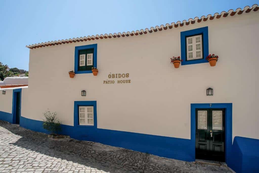 obidos patio house road trip portugal