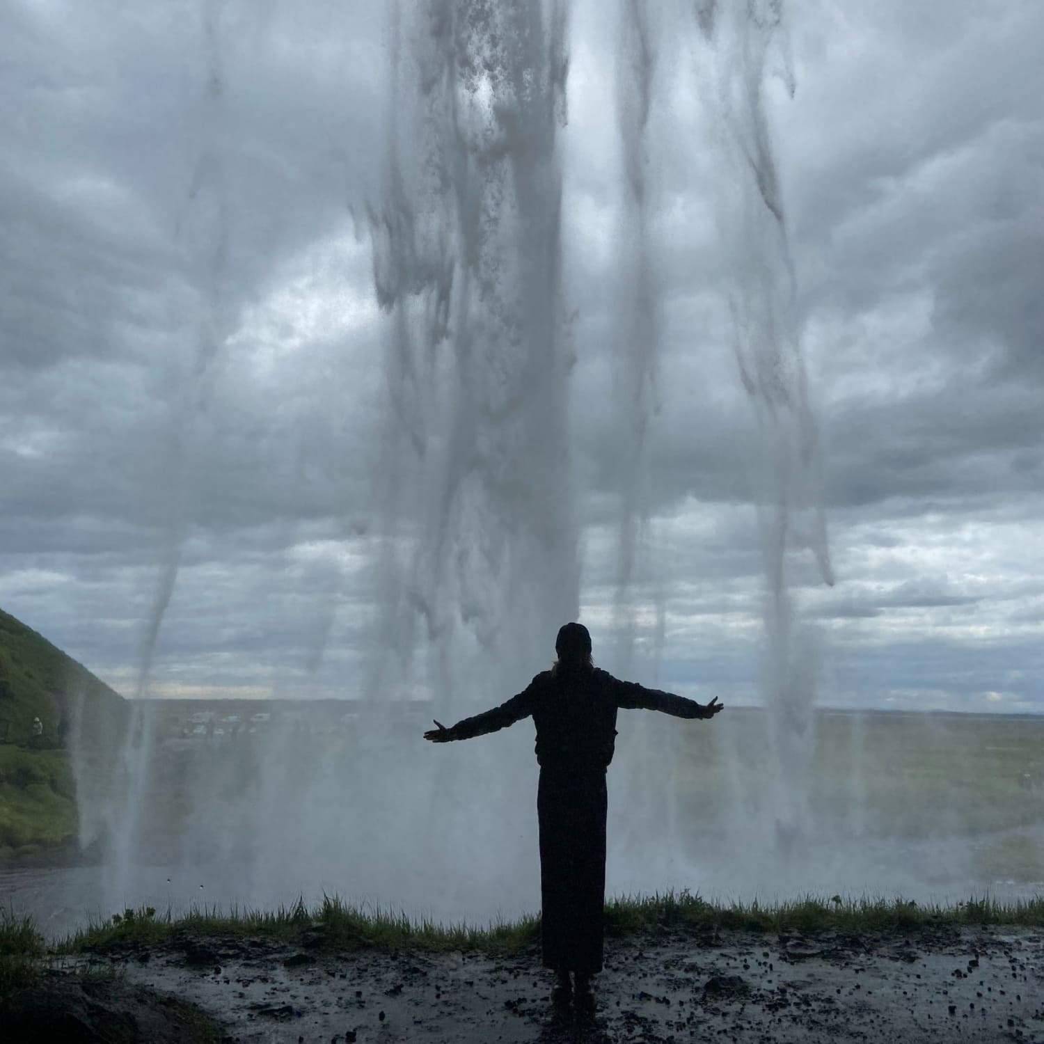 seljalandsfoss derriere