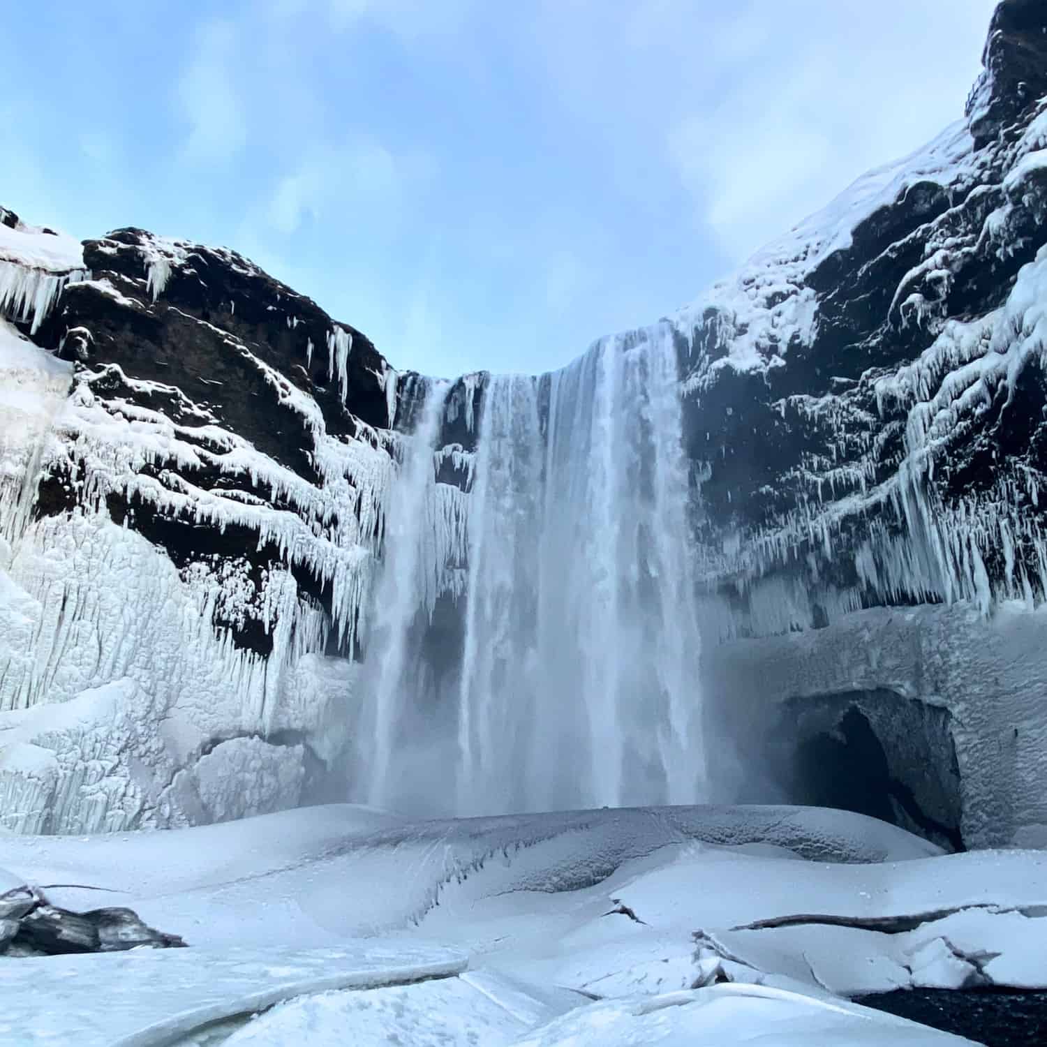 skogafoss en hiver