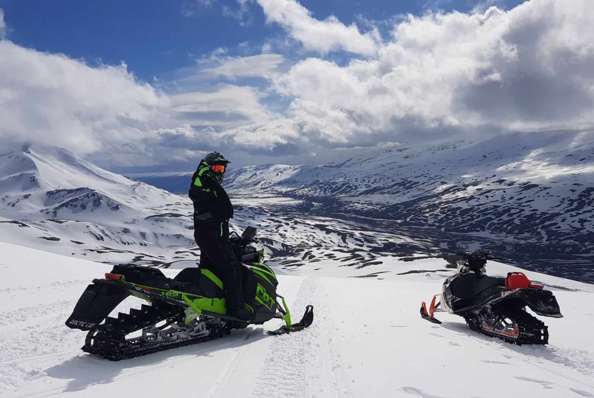 volcans islande eyjafjallajokull snowmobile