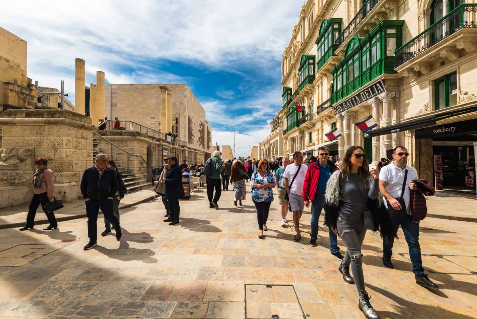 affluence touristique malte avril