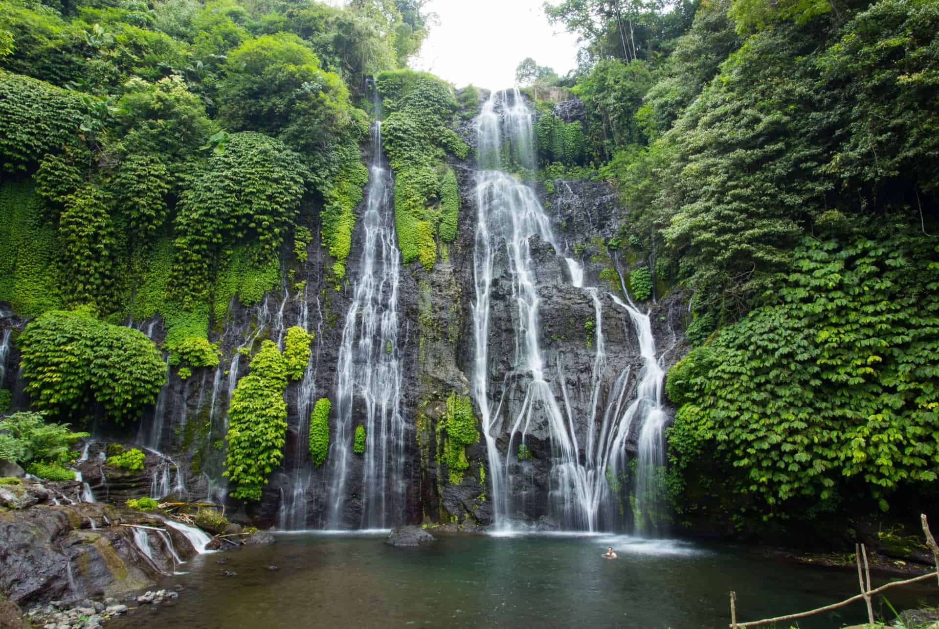 cascade bali en juillet