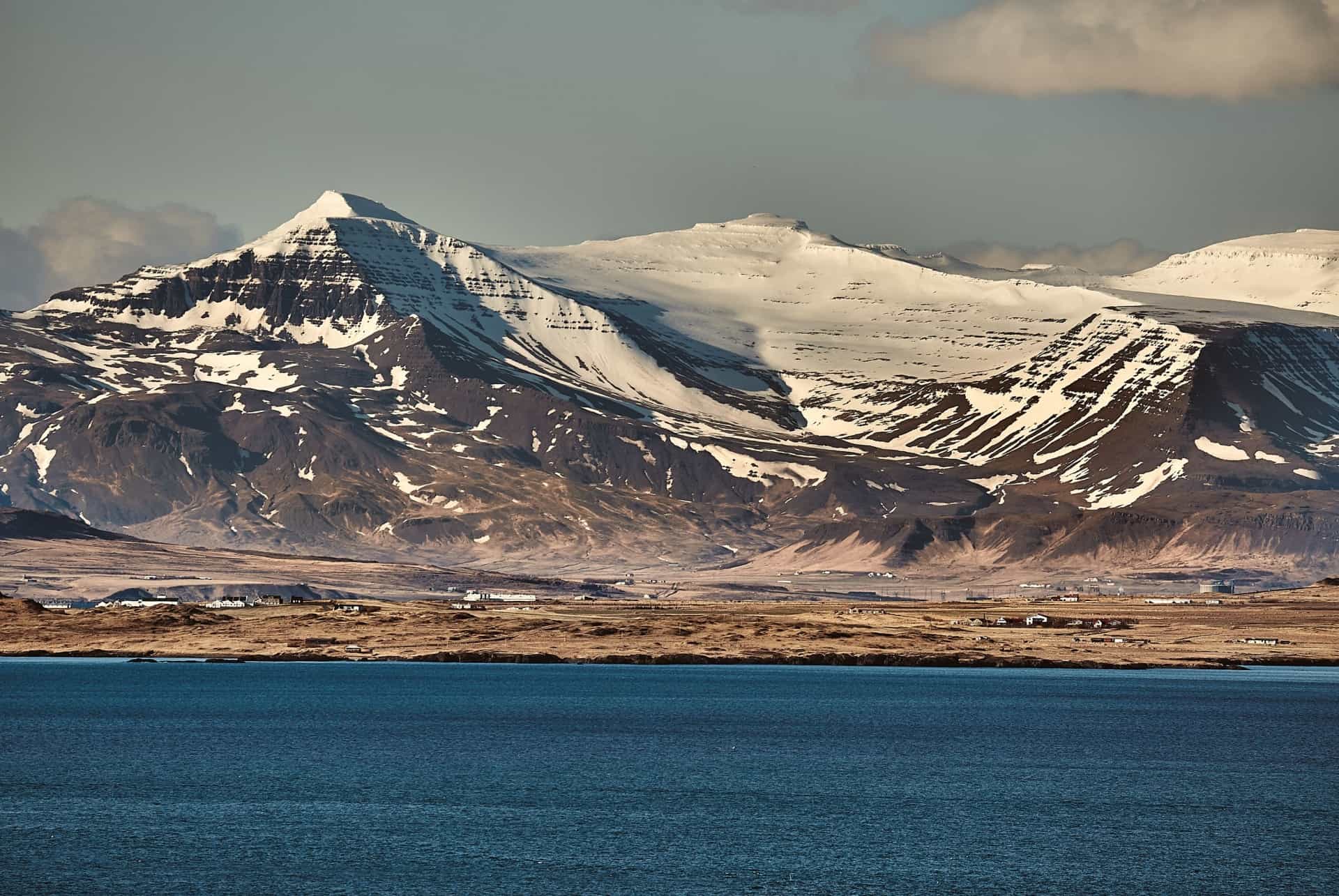 islande en avril mont esja