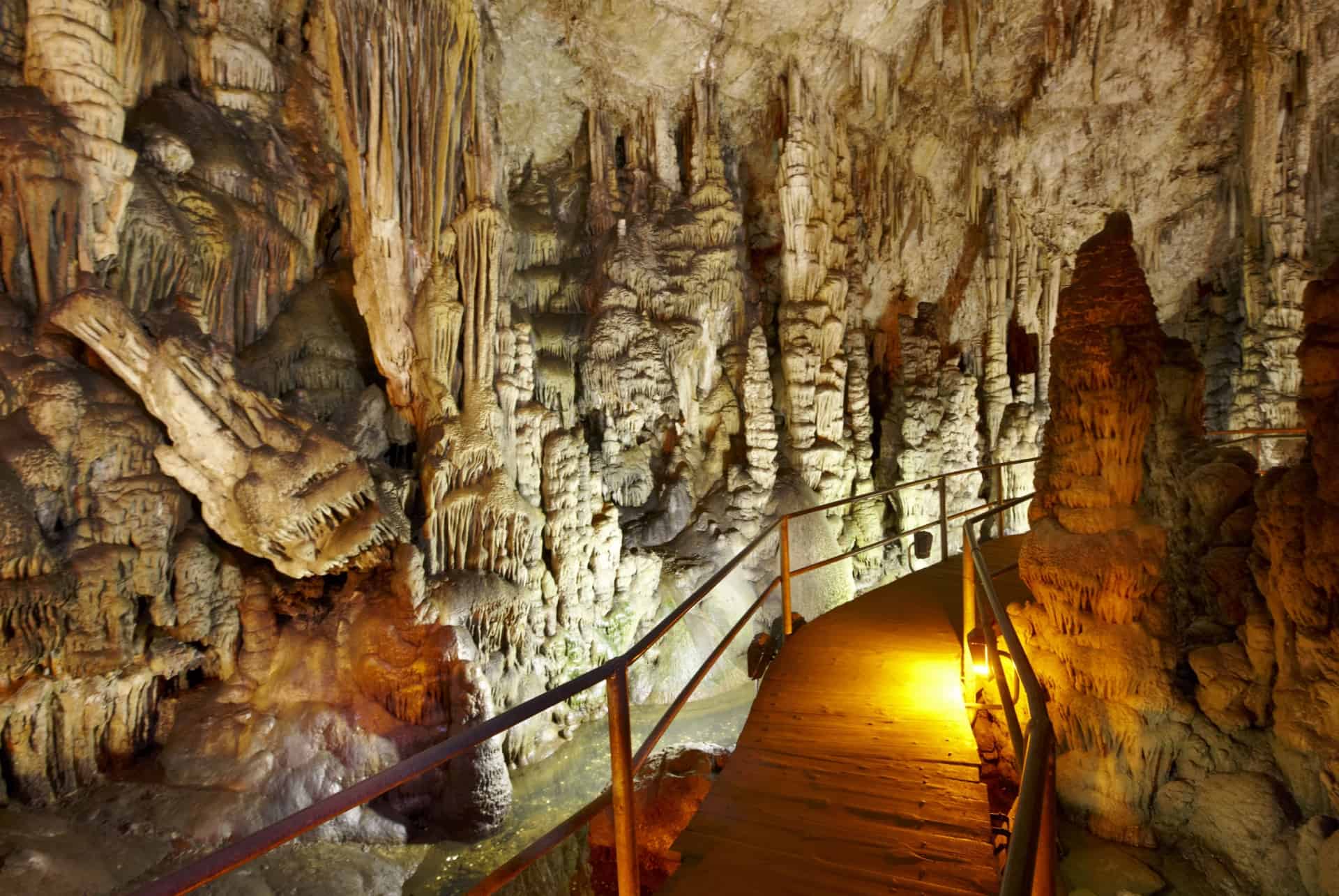 grotte dikteon zeus