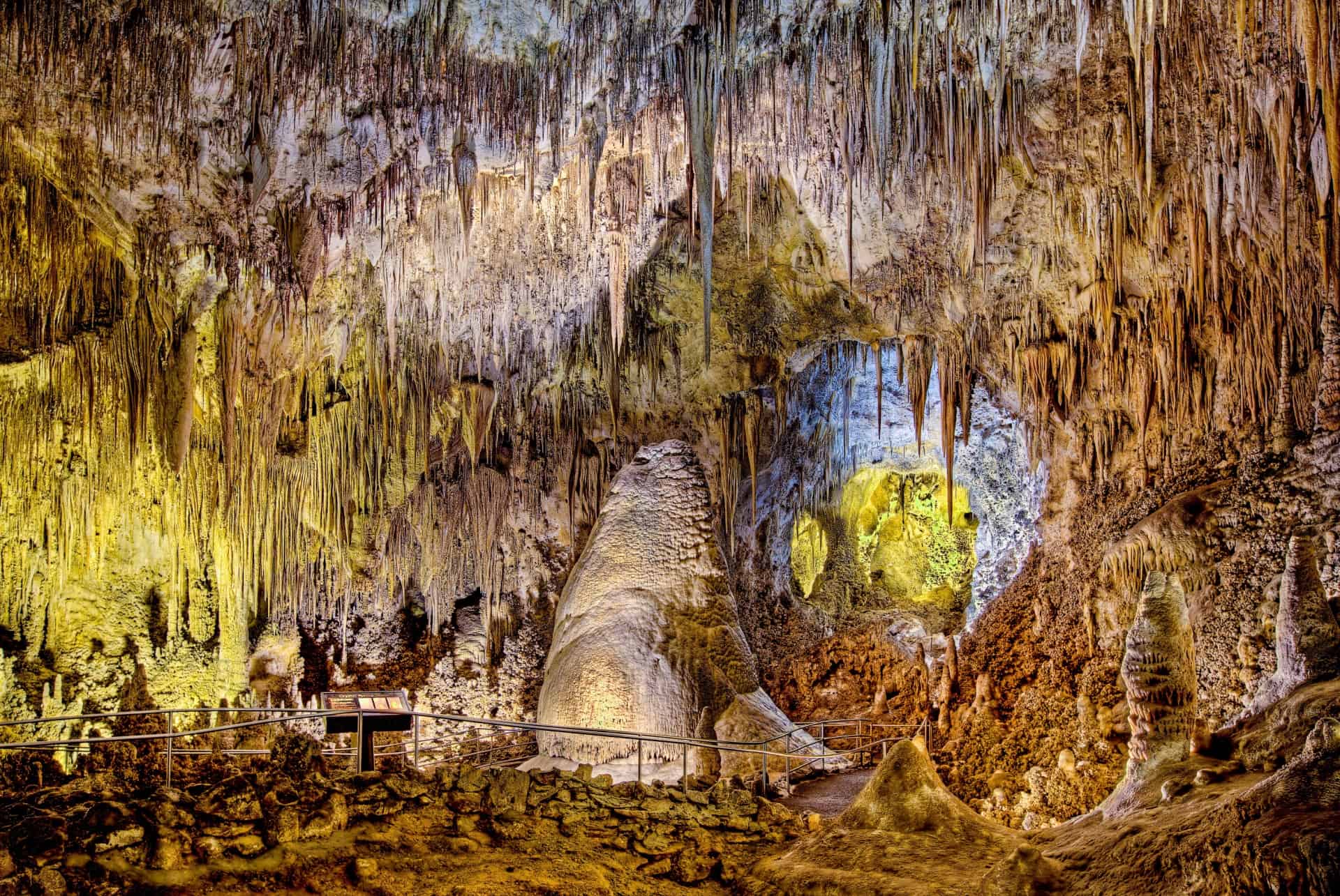 grottes de cristaux lieux irreels