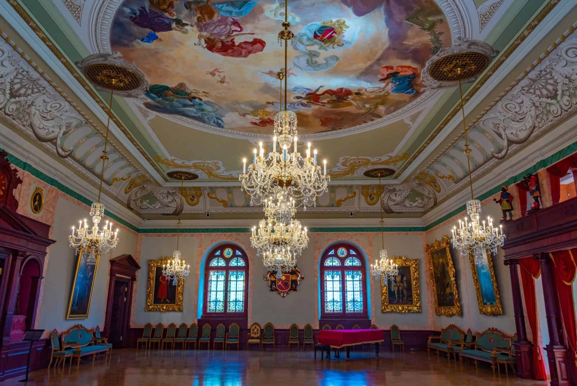maison des tetes noires interieur