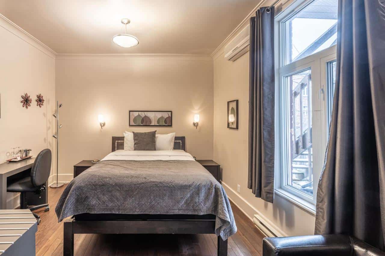 petit hotel cafe krieghoff