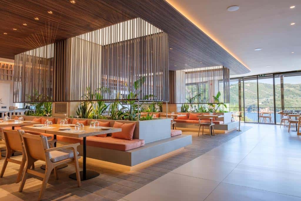 akrotiri beach hotel