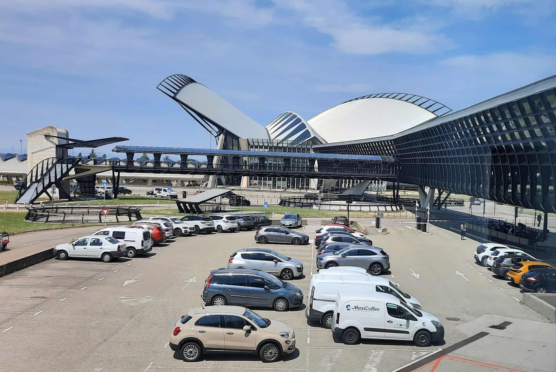 parking lyon aeroport