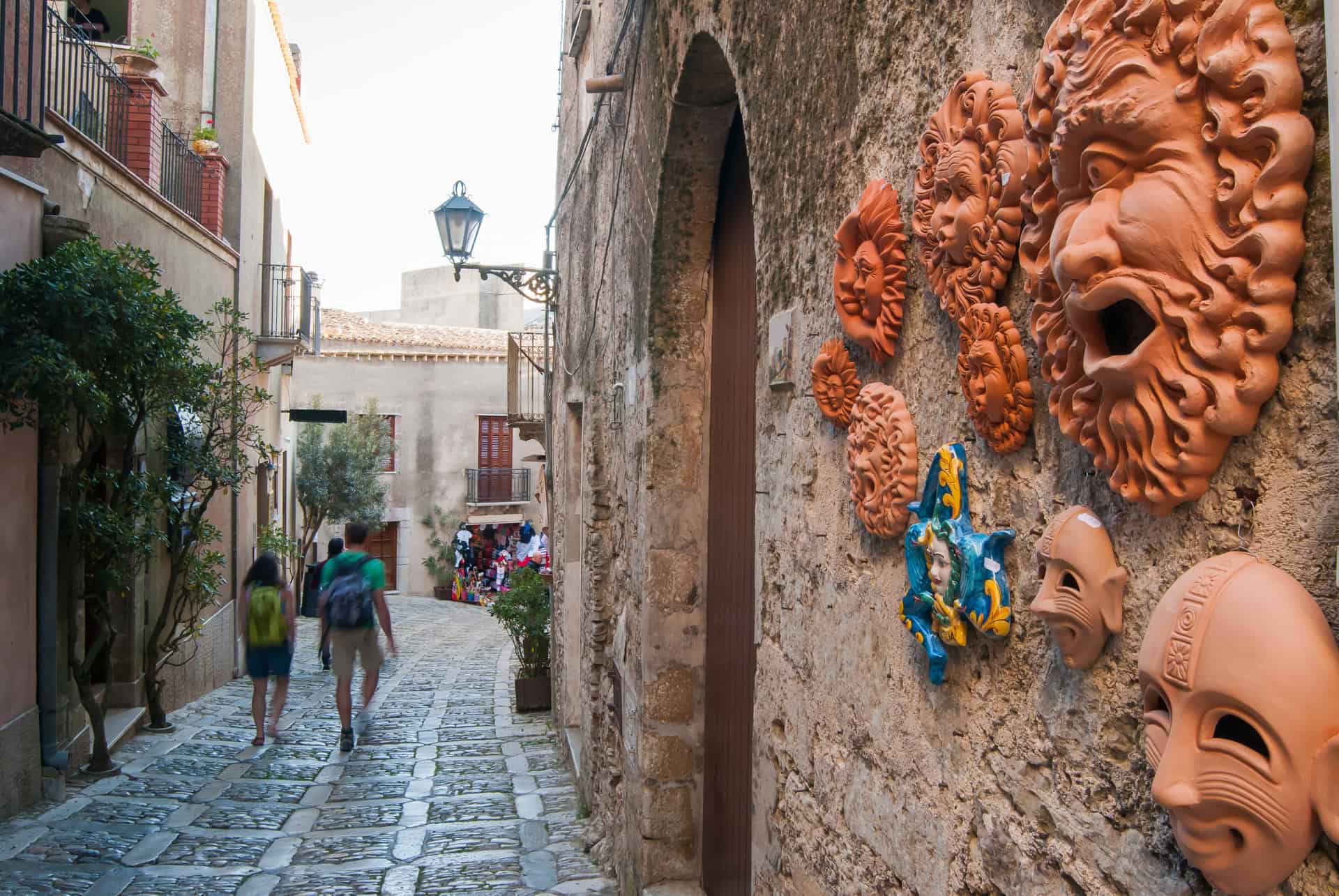 visiter erice ruelle