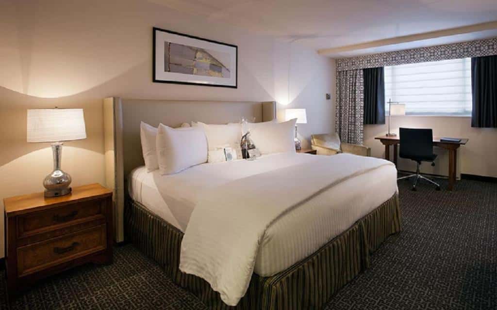 state plaza hotel