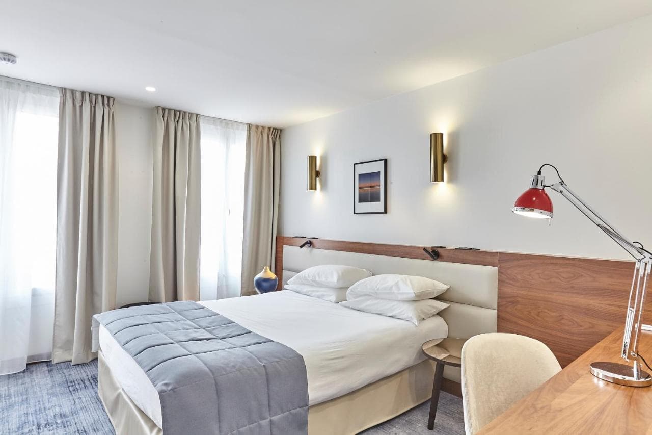 hotels vue tour eiffel royal phare chambre