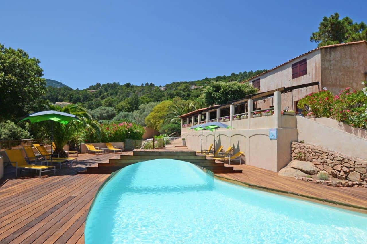 plage de palombaggia bungalows du maquis exterieur