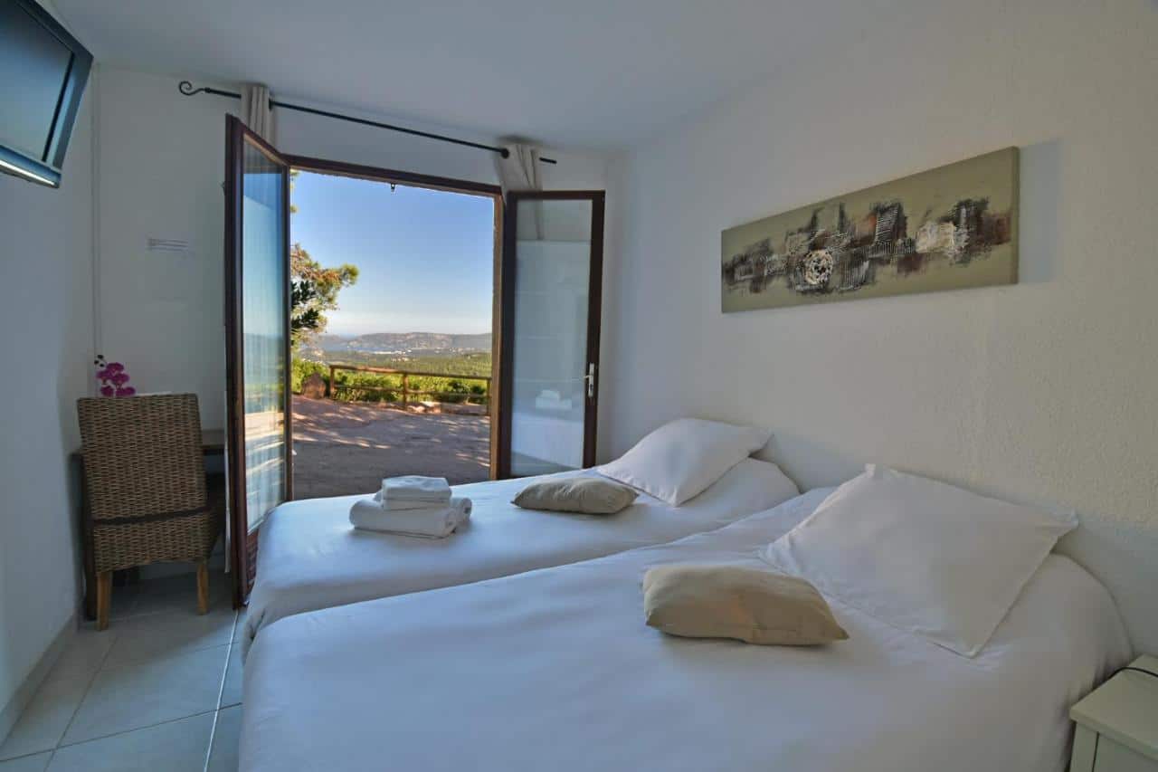 plage de palombaggia bungalows du maquis chambre
