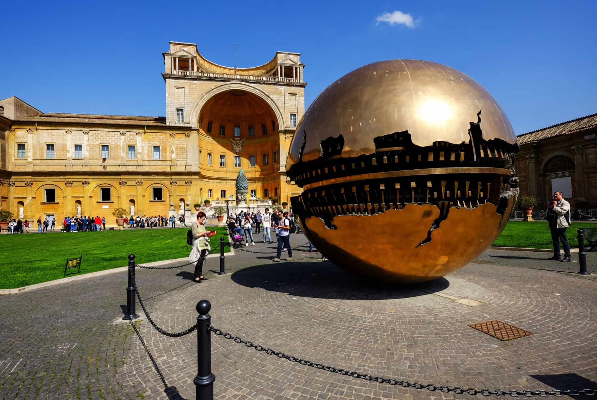 Sphère de Pomodoro vatican