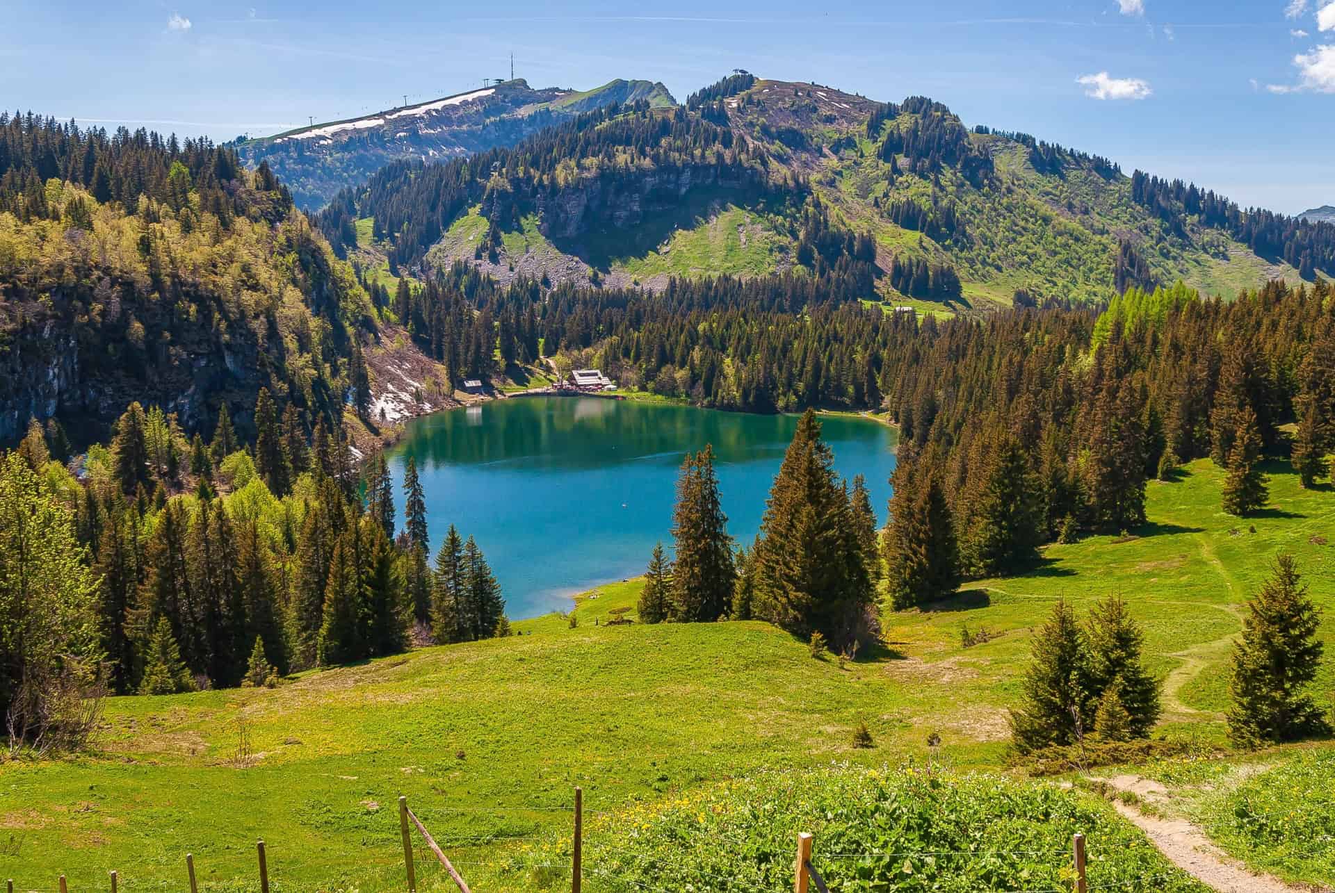 plus beaux lacs suisse lac des chavonnes