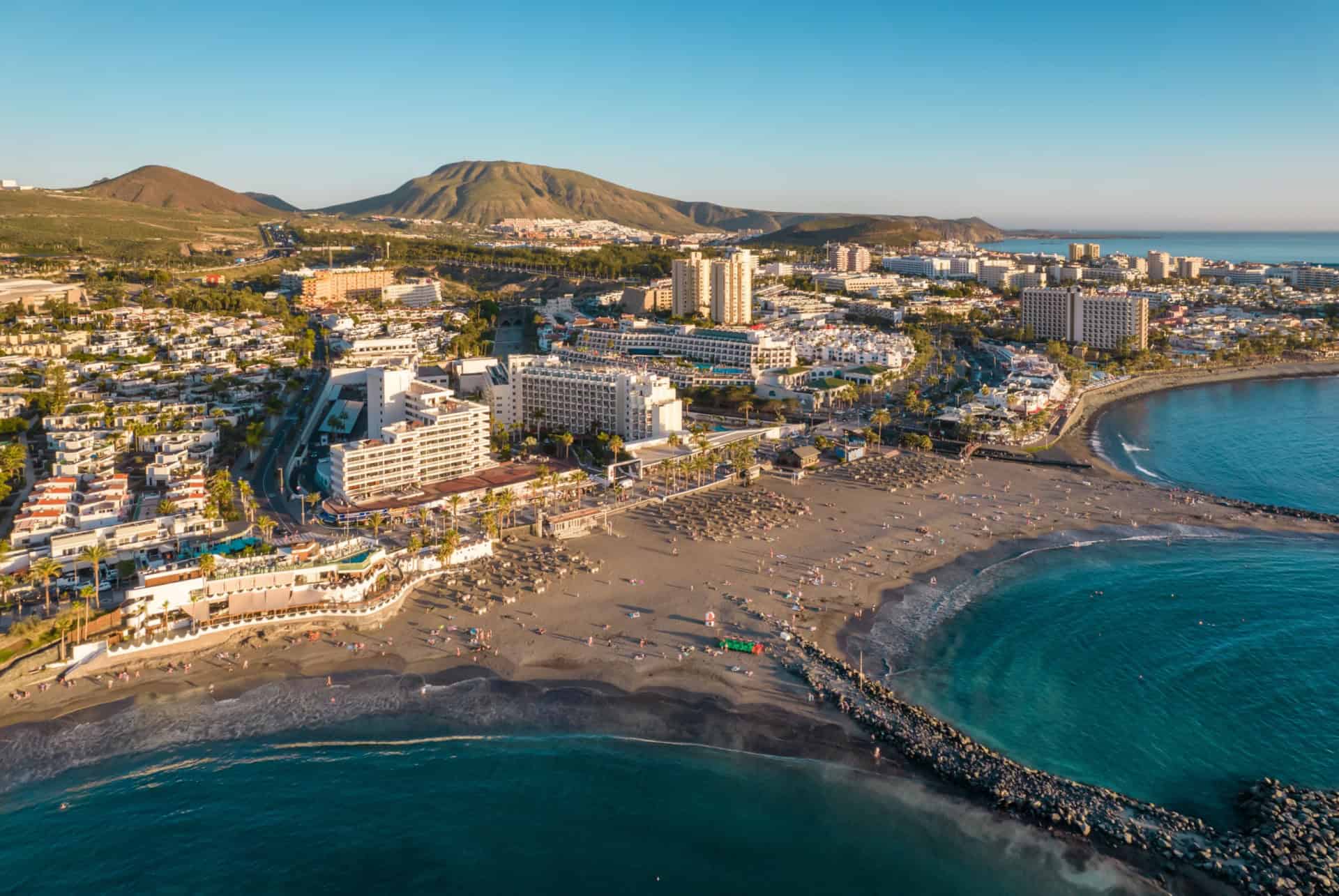 playa de las americas au coucher du soleil