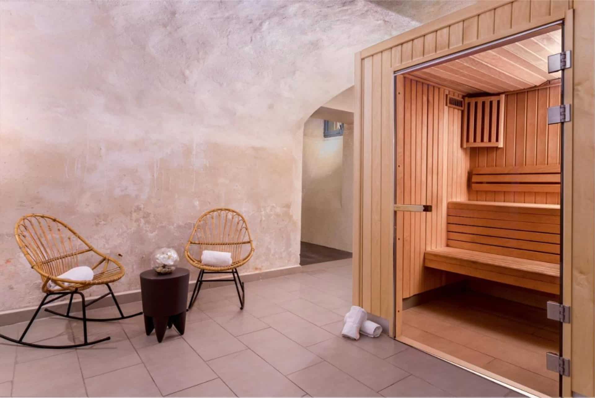 royal hotel nimes