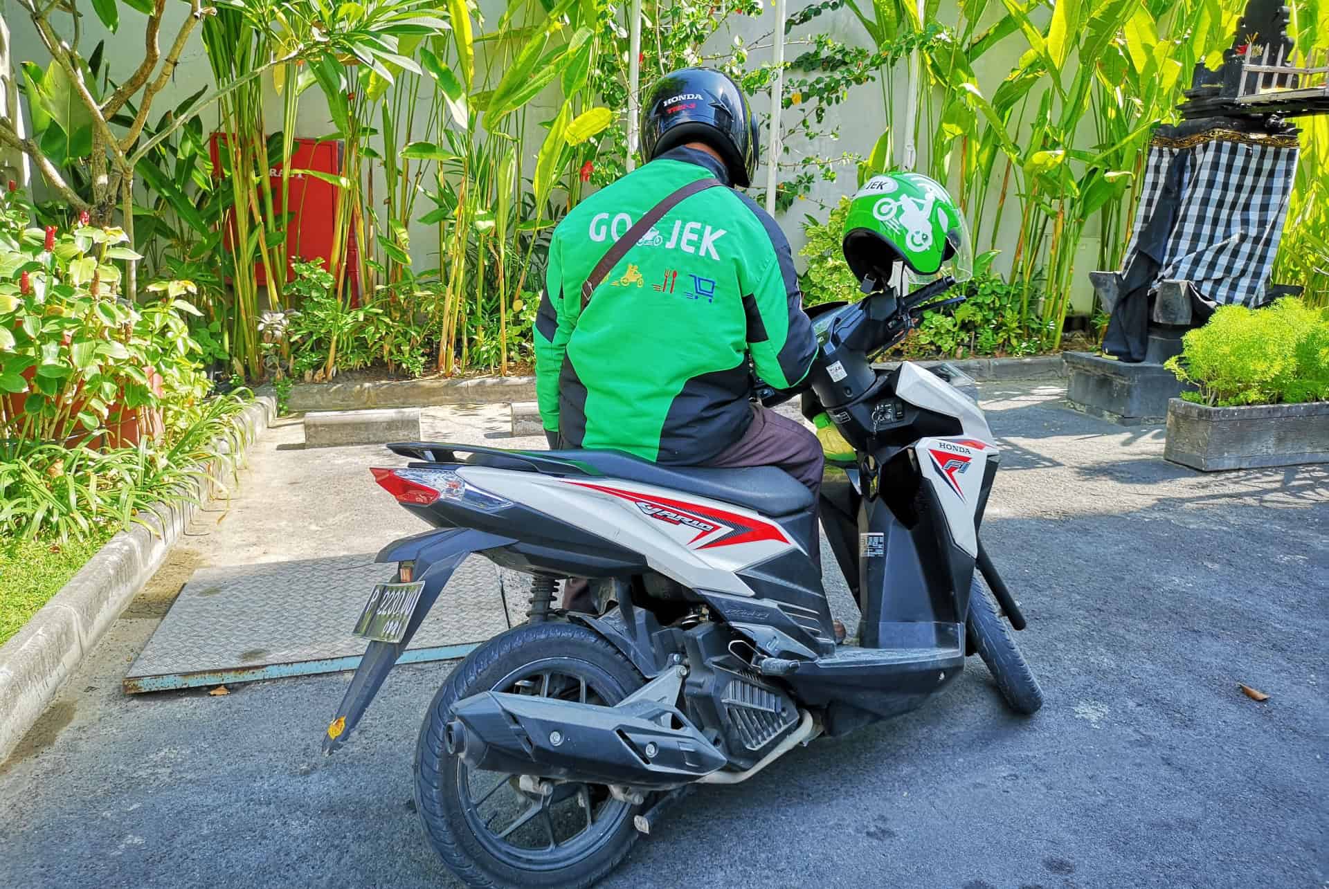 bali taxi moto ojek