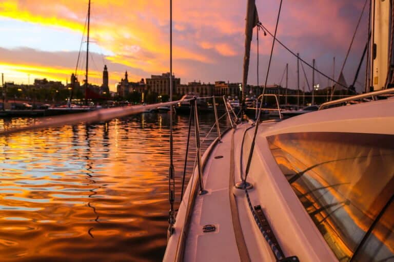 Croisière au coucher du soleil avec tapas et open bar