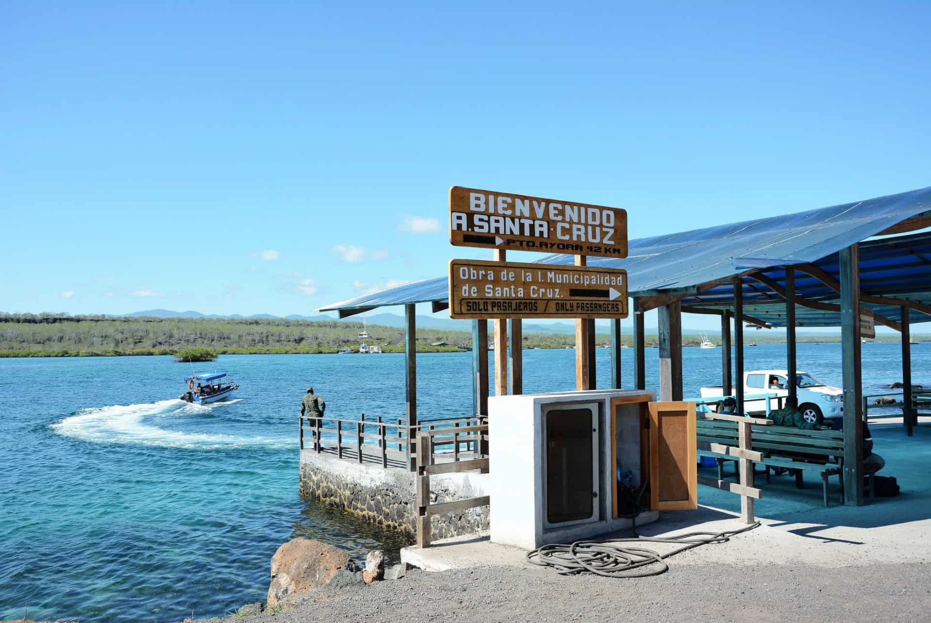 ferry iles galapagos