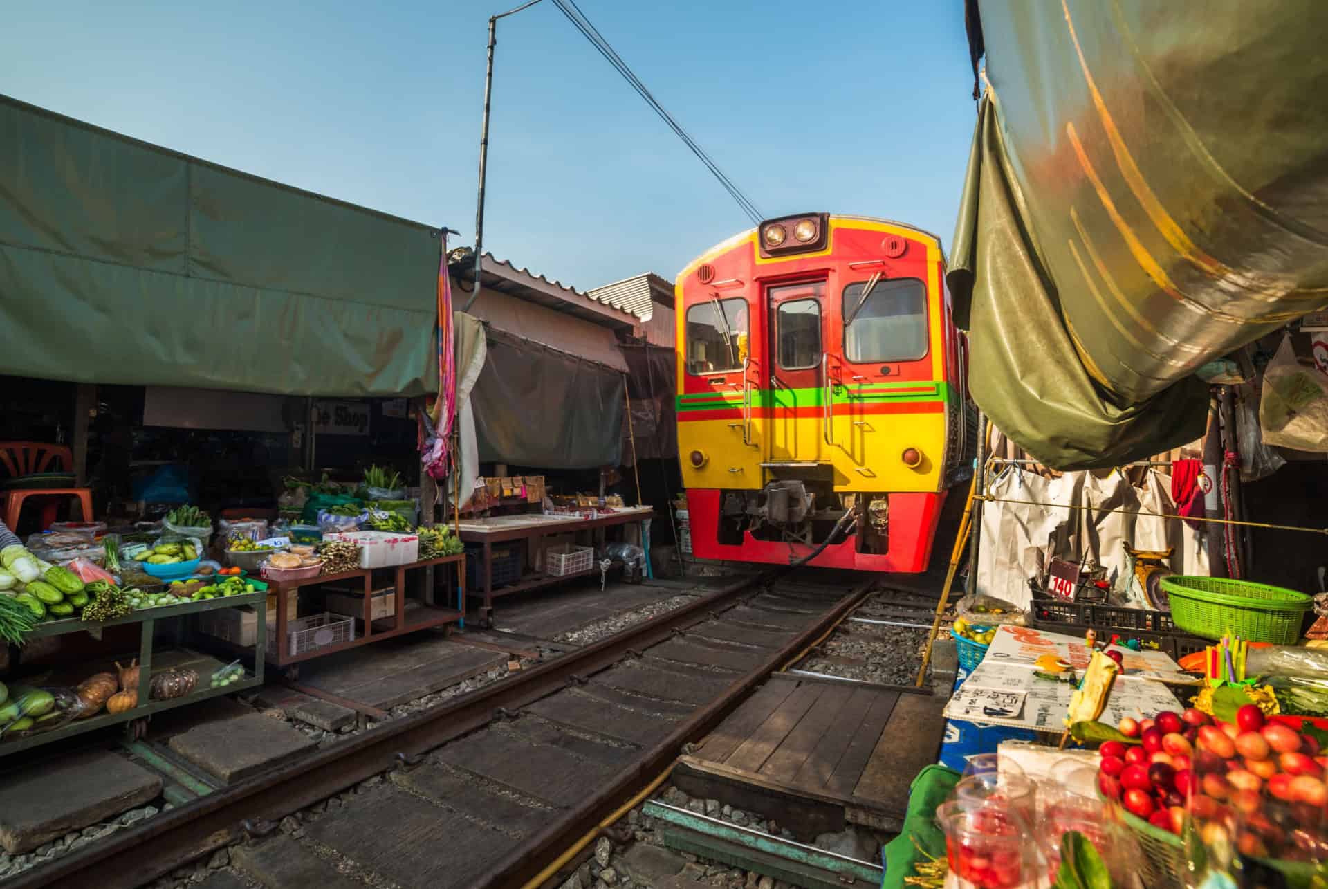 marche maeklong thailande en mars