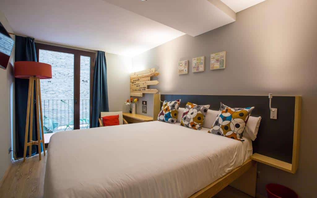 yeah barcelona hostel