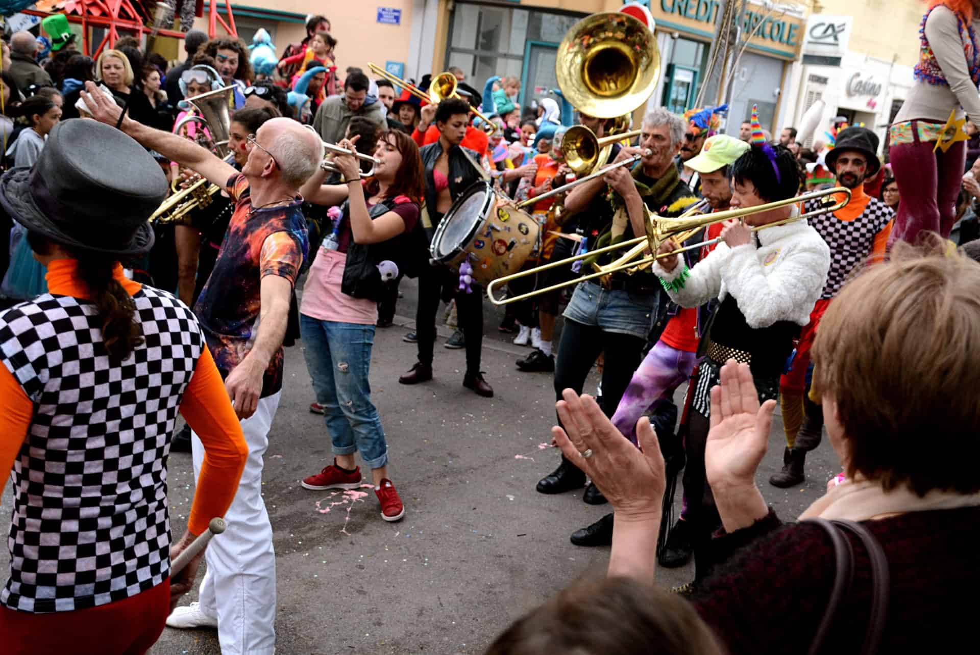 concert dans les rues de marseille