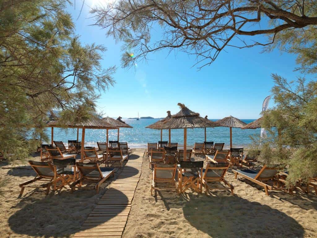 bonatsa beach club dormir milos
