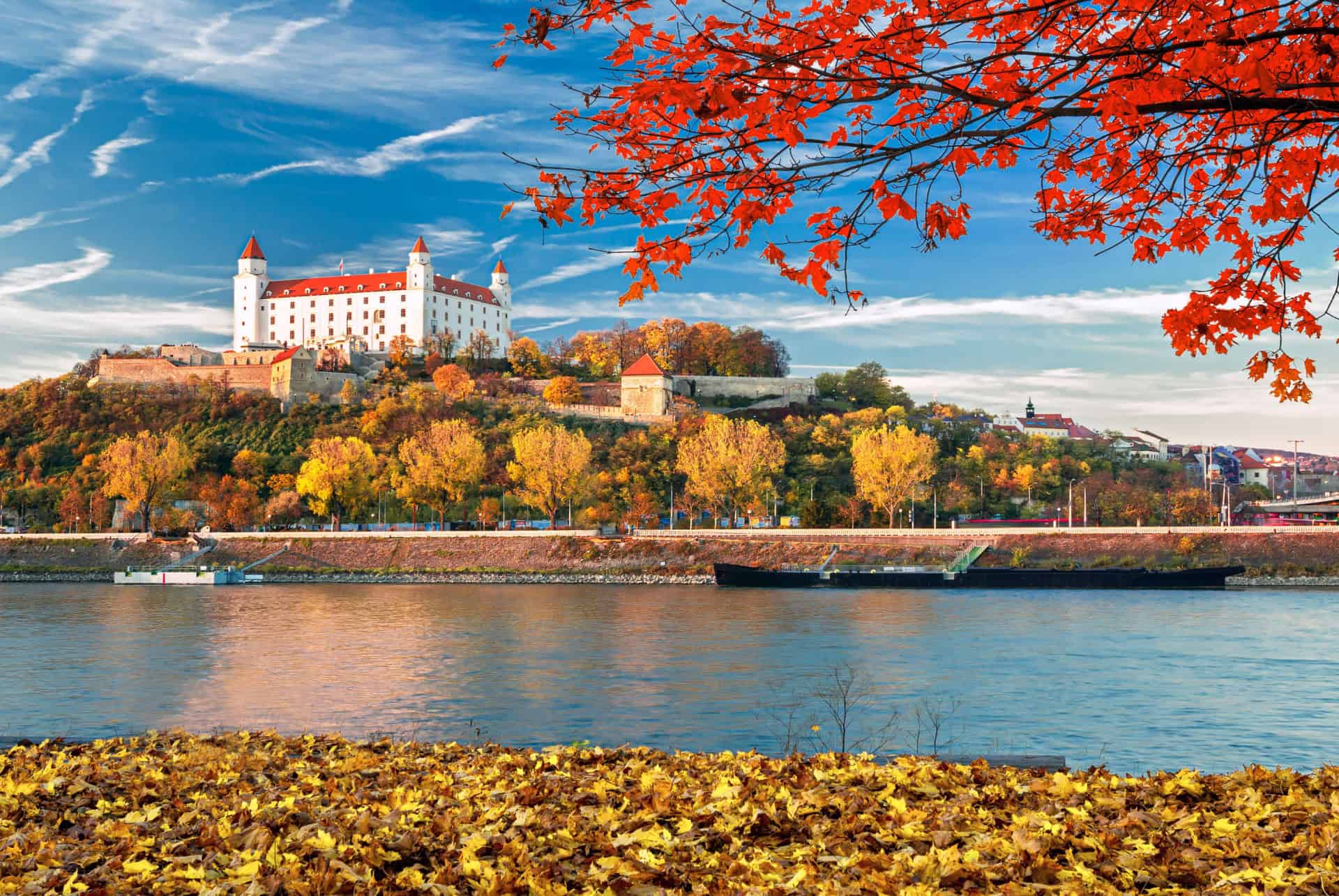 chateau bratislava slovaquie automne