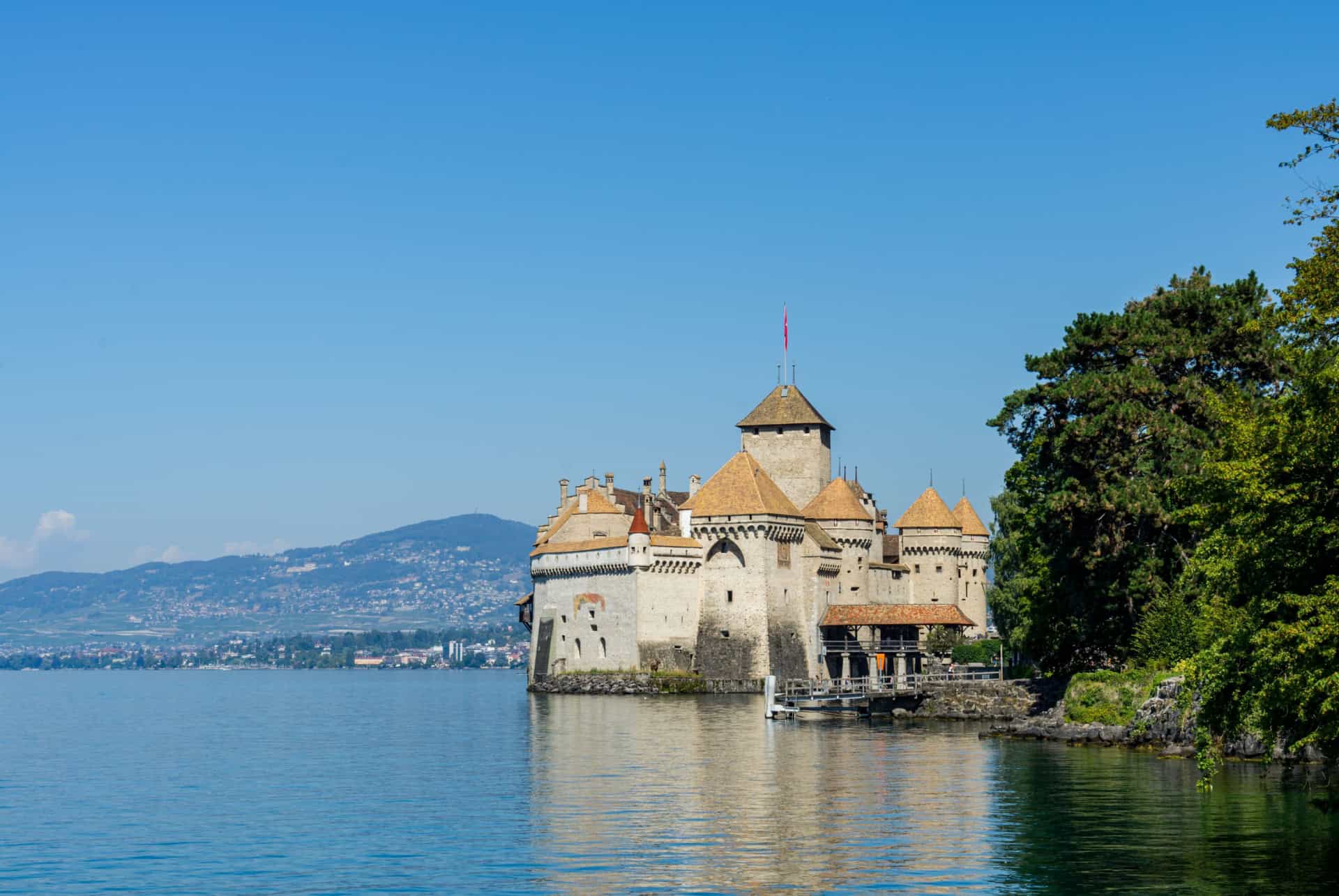 chateau de chillon suisse