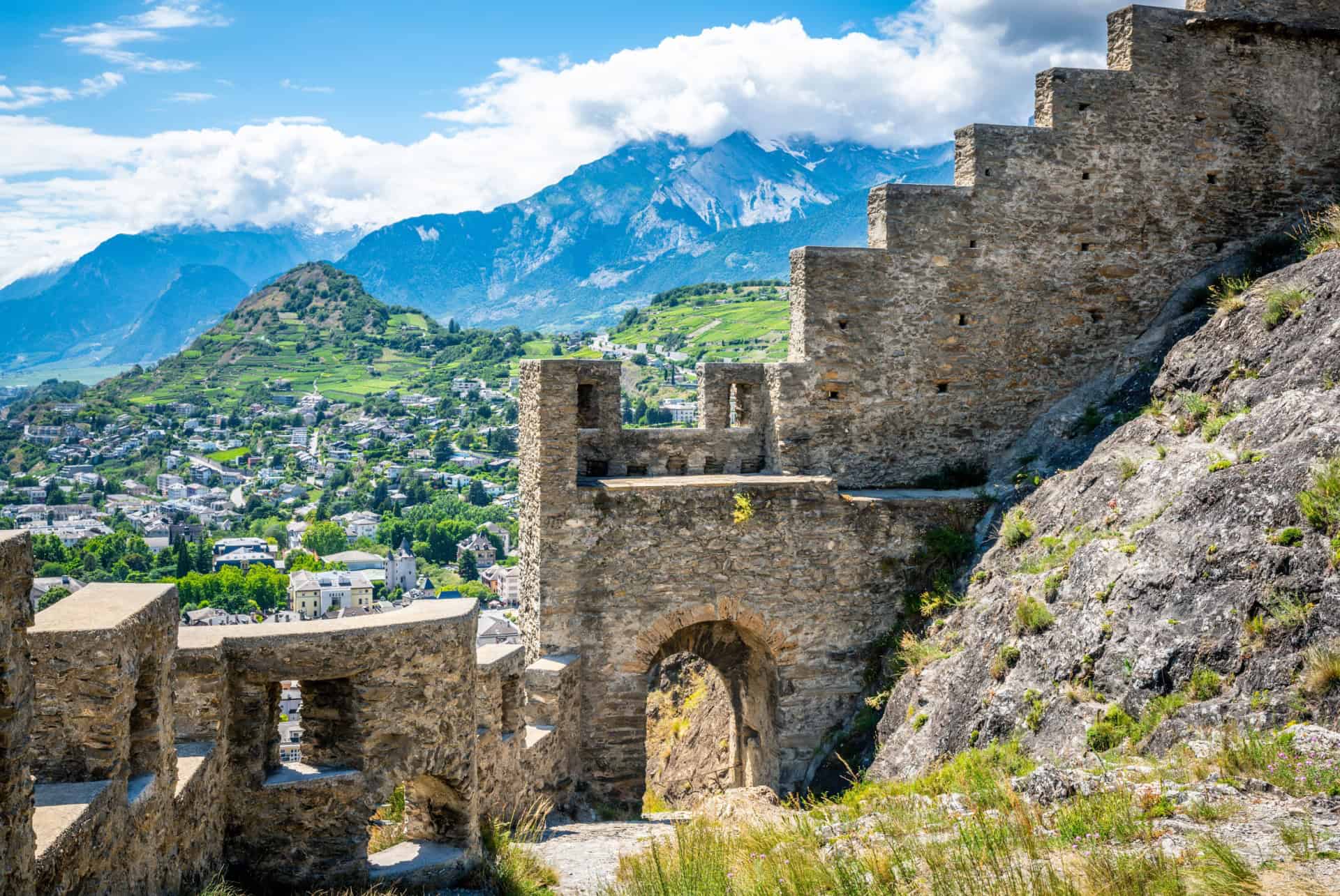 chauteau de tourbillon plus beaux châteaux en suisse