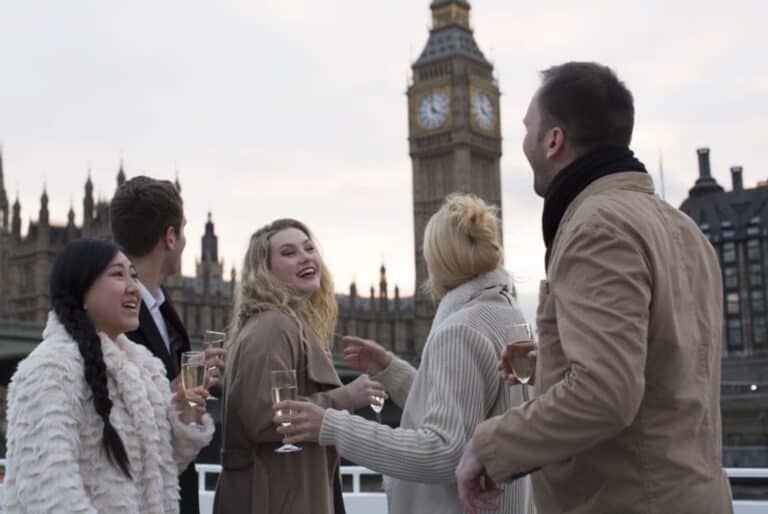 Croisière nocturne sur la Tamise avec apéritif