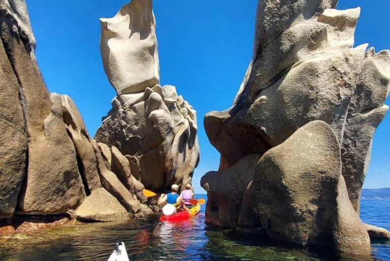 Kayak dans la baie de Campomoro
