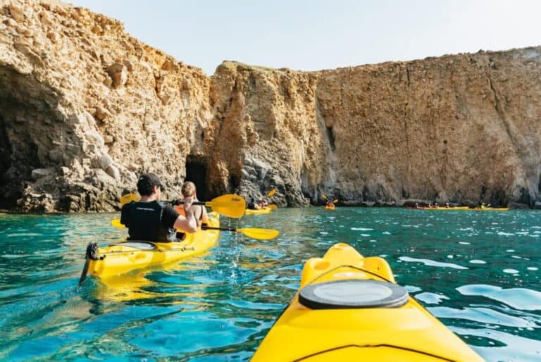 Excursion en kayak sur les plages de Tsigrado et Gerakas