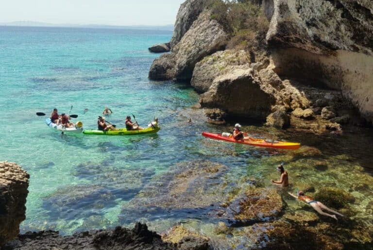 Kayak de mer dans les grottes de Bonifacio 