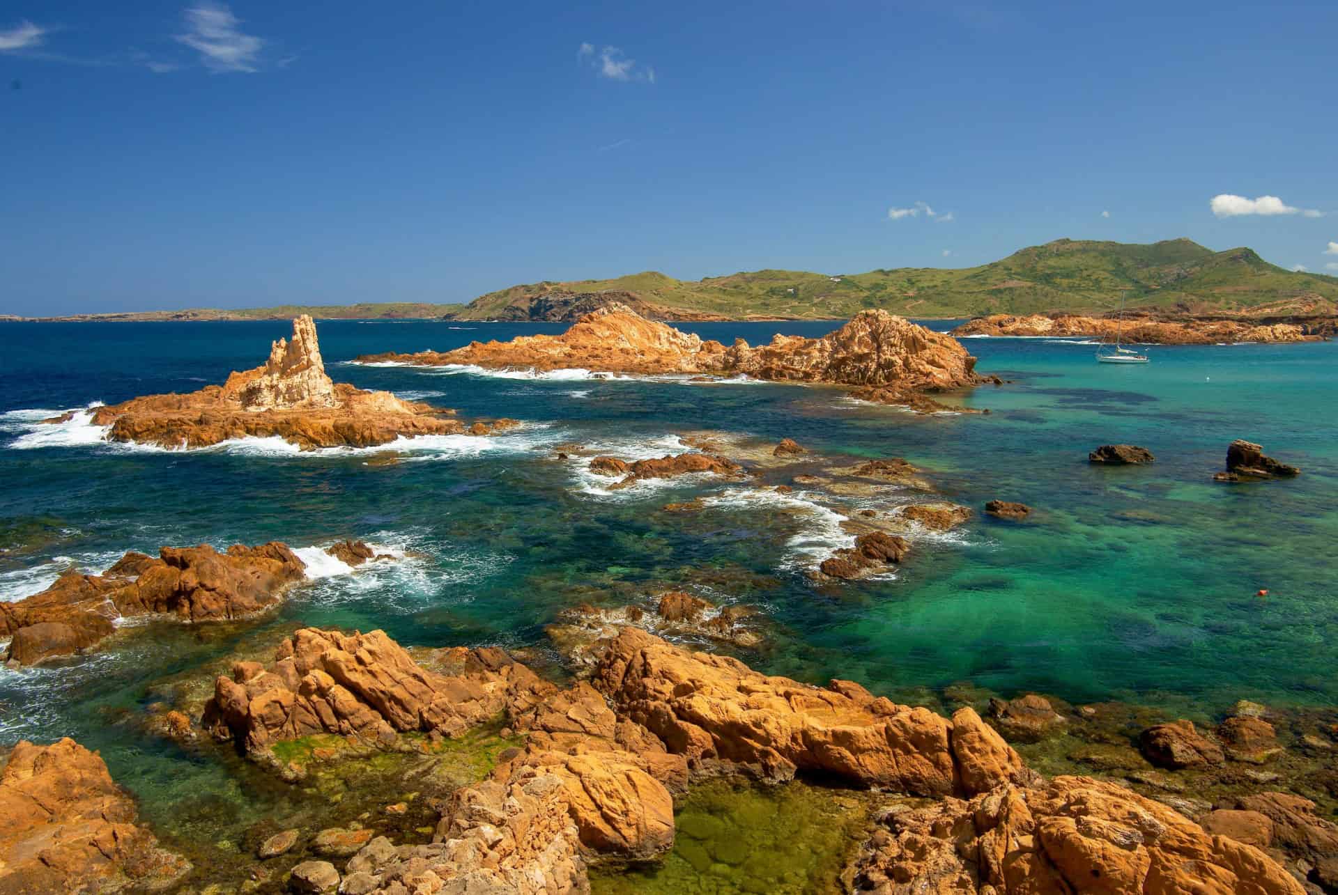 Cala Pregonda roches