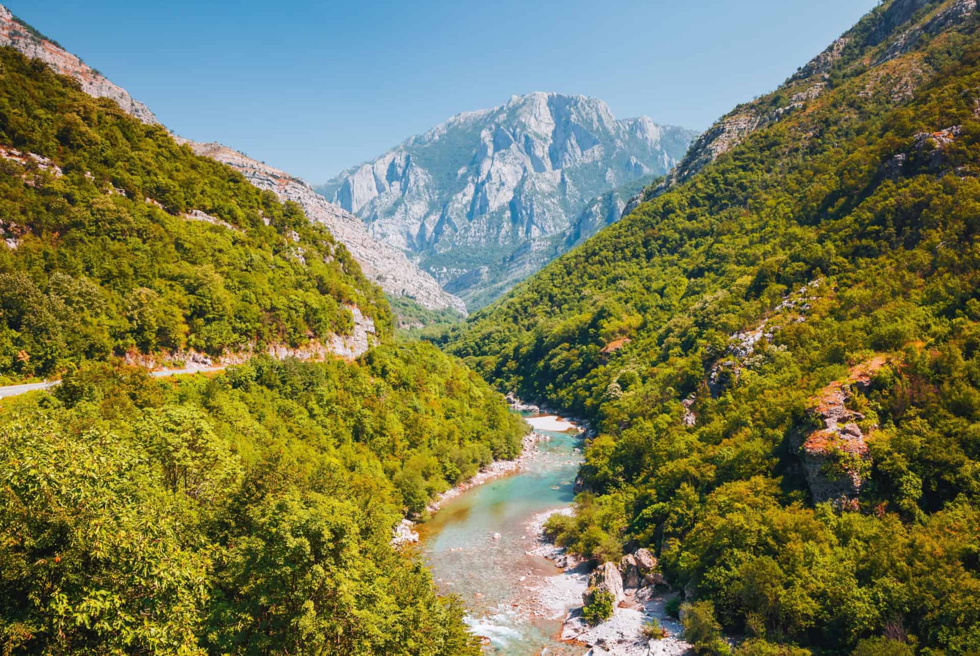 canyon de la riviere moraca montenegro