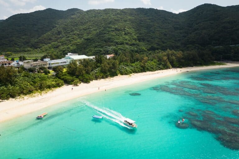 Plongée en apnée dans les îles Kerama