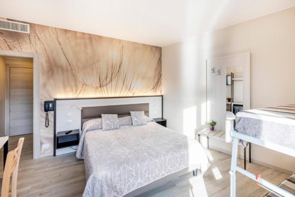 hotel argegno