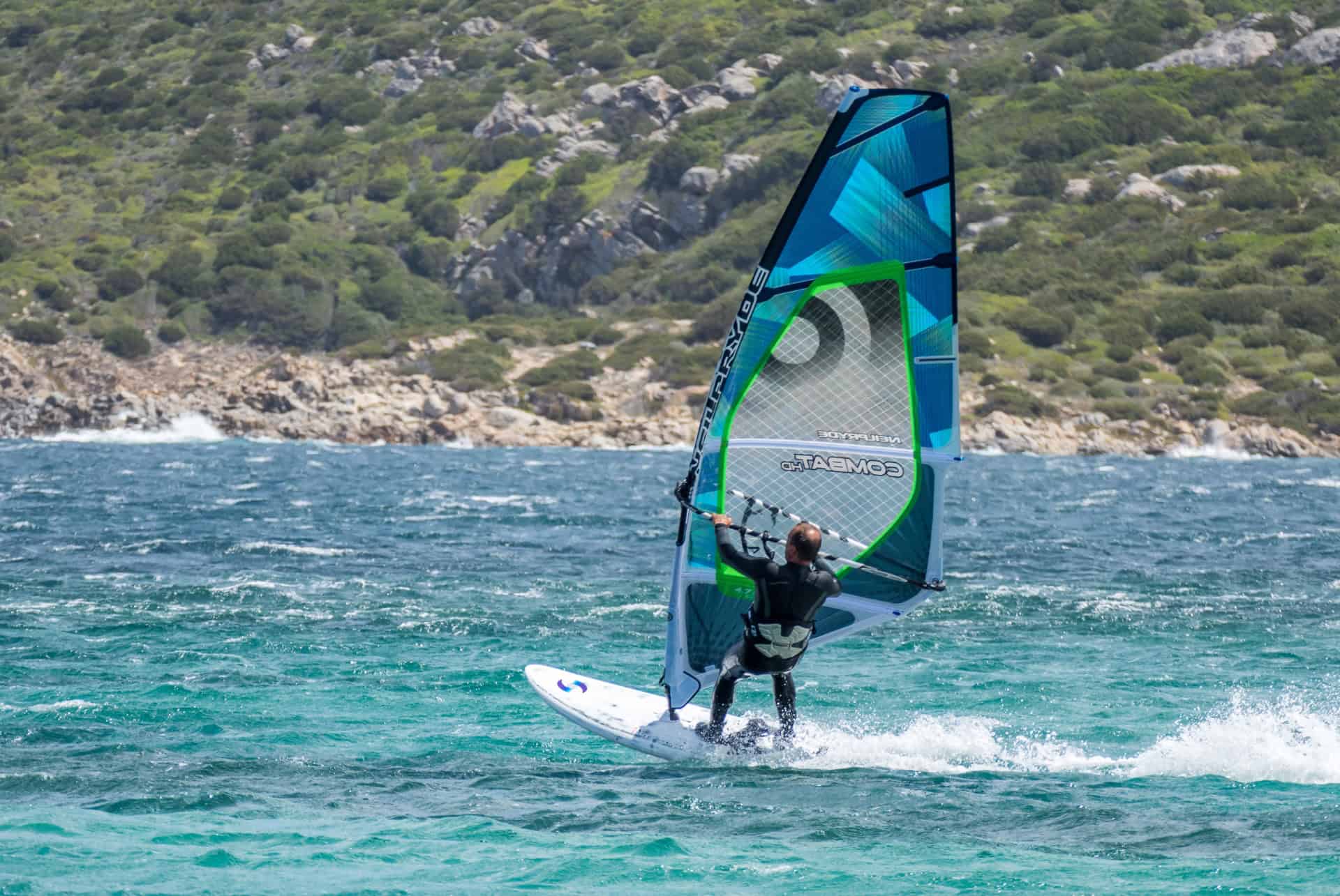 planche a voile en sardaigne