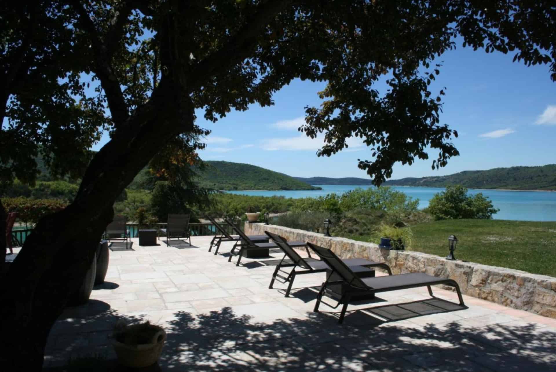 auberge des salles chambres terrasse