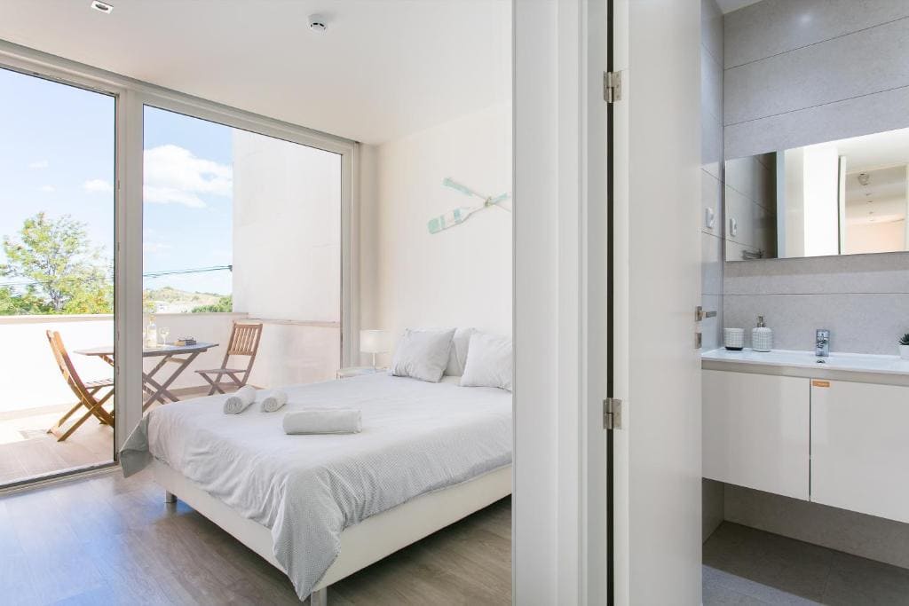 casa amarela guesthouse albufeira