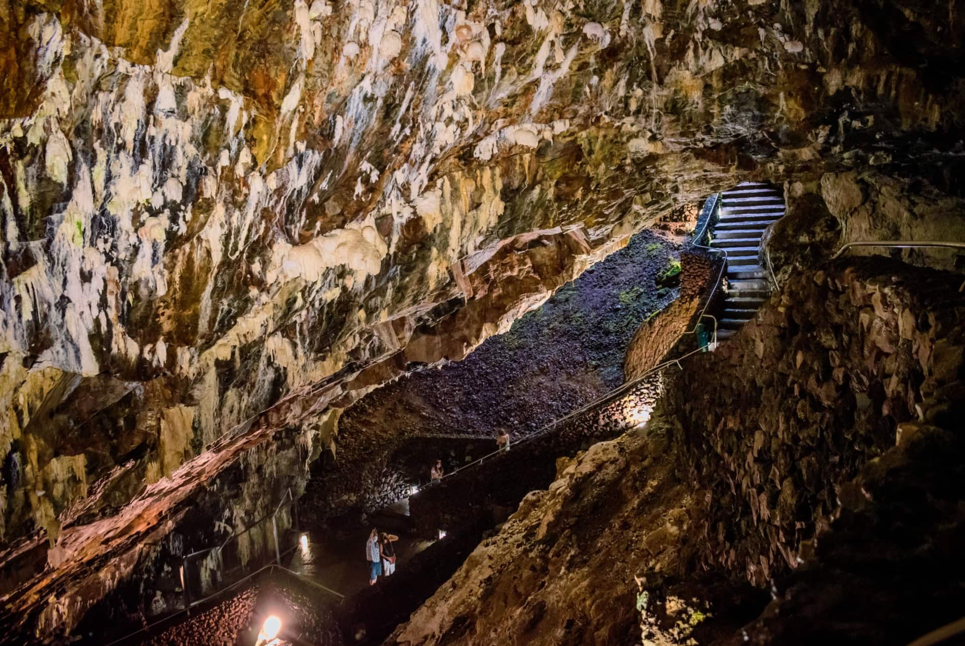 grottes de lave algar do carvao