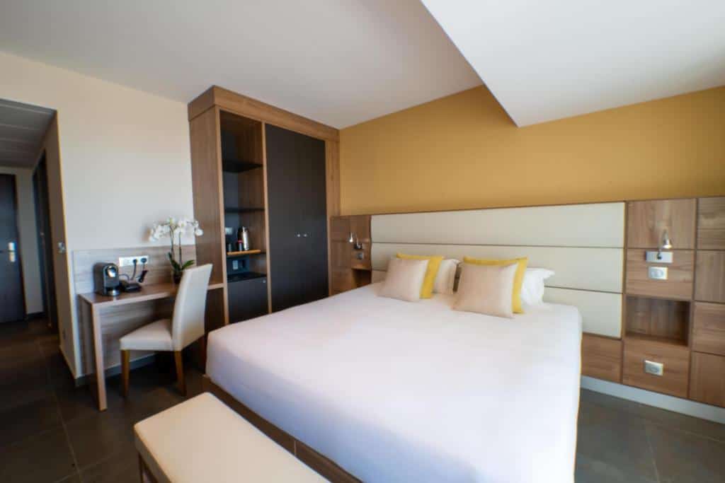 hotel port toga