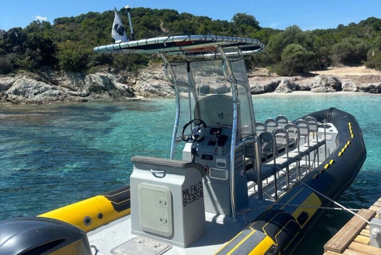 Visite de la plage du Lotu en bateau navette