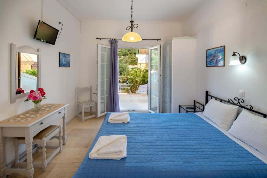 soustas apartments paxos