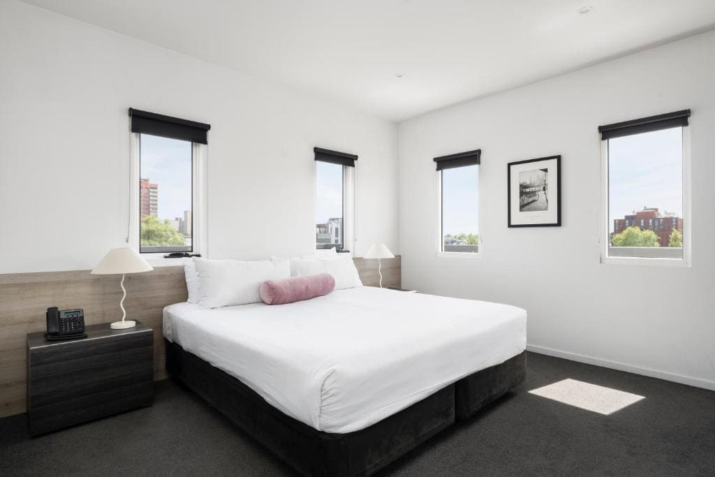 tyrian serviced apartments fitzroy