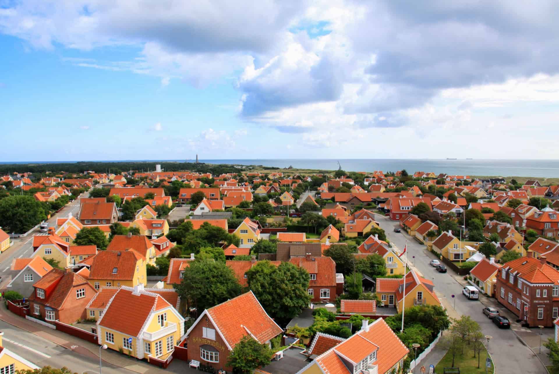 vue sur la ville de skagen road trip en scandinavie